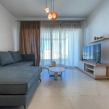 Urban Oasis In Ellinikon Apartment *