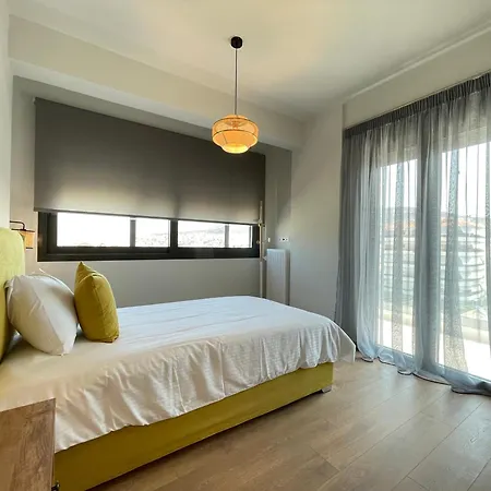 Urban Oasis In Ellinikon Apartment